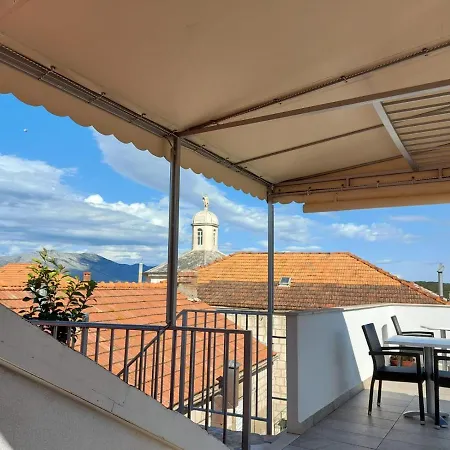Korunic Apartment