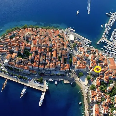 克鲁尼克旅馆 *